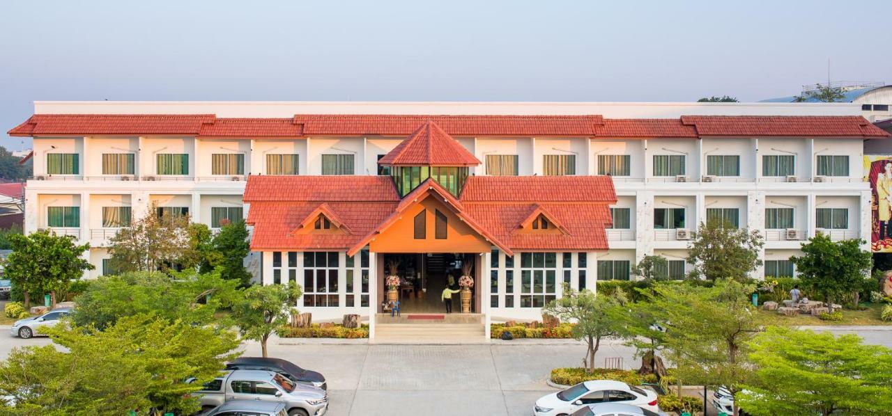 โรงแรมศิลาหยกแกรนด์ ตาก ภายนอก รูปภาพ